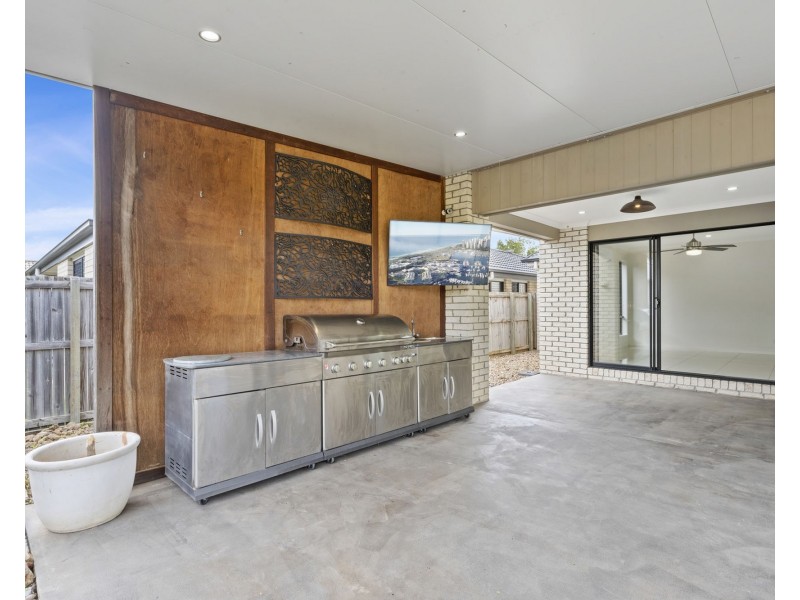 43 Tallwoods Circuit, Yarrabilba QLD 4207