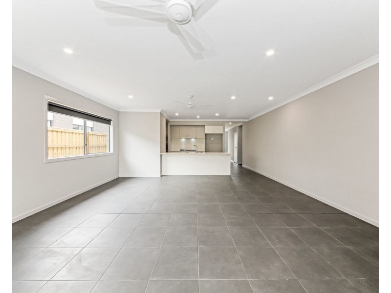 62 Bunya Drive, Park Ridge QLD 4125