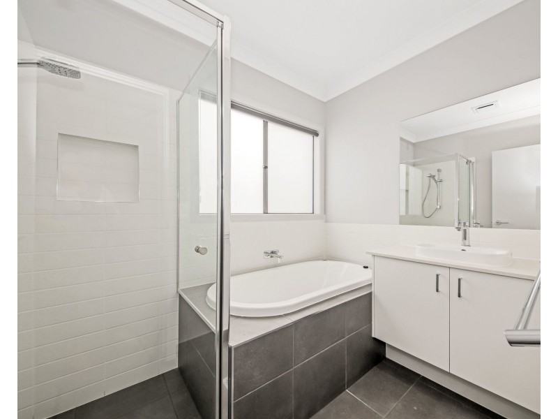 62 Bunya Drive, Park Ridge QLD 4125
