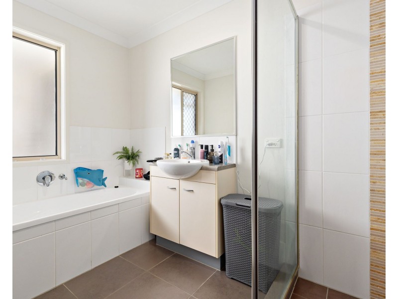 48 Sunridge Circuit, Bahrs Scrub QLD 4207