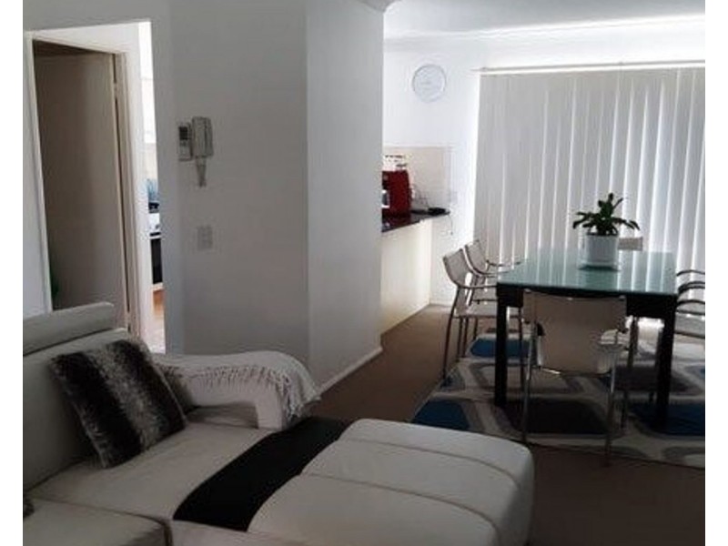 13/2 Bos Drive, Coomera QLD 4209