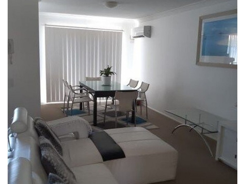 13/2 Bos Drive, Coomera QLD 4209