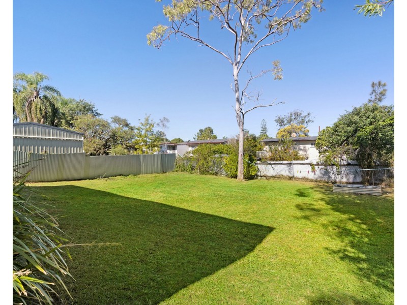 24 Ash Avenue, Woodridge QLD 4114