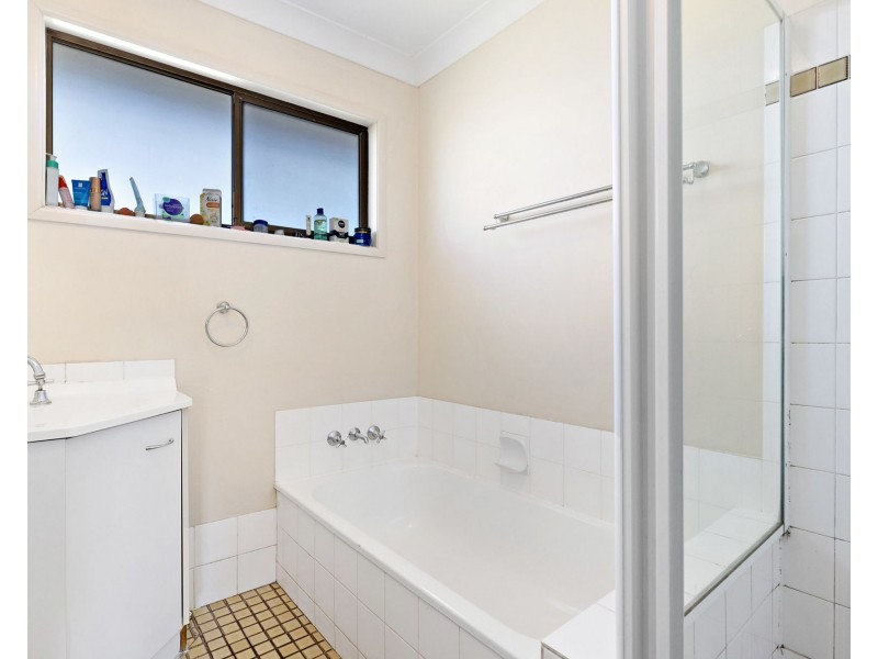 24 Ash Avenue, Woodridge QLD 4114