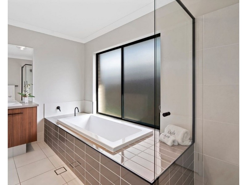 30 Landsdowne Drive, Ormeau Hills QLD 4208