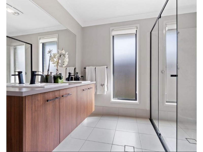 30 Landsdowne Drive, Ormeau Hills QLD 4208