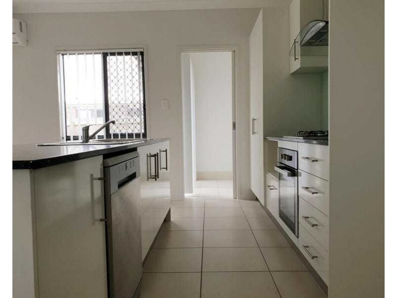 13 Dee Street, Deebing Heights QLD 4306