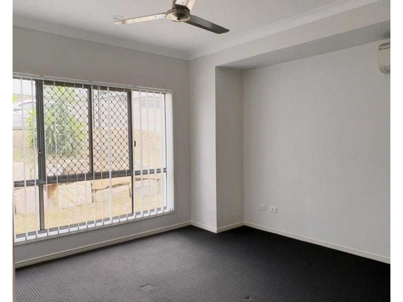 13 Dee Street, Deebing Heights QLD 4306