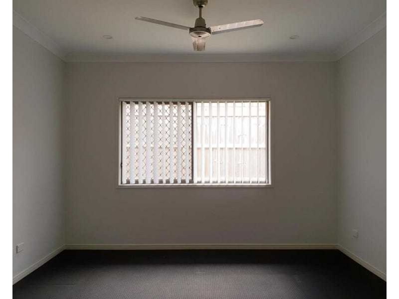 13 Dee Street, Deebing Heights QLD 4306