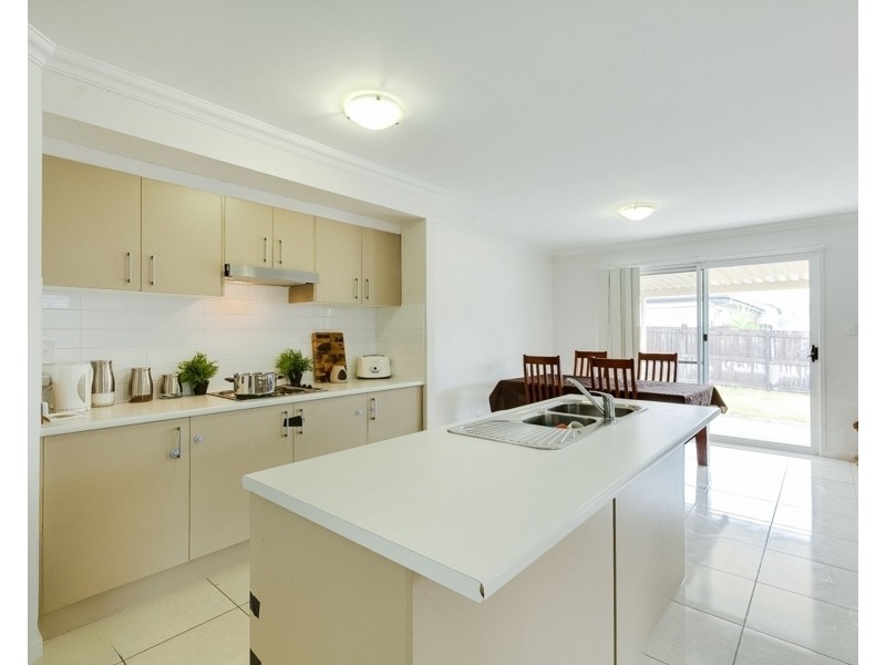 9 Ravensbourne Circuit, Waterford QLD 4133
