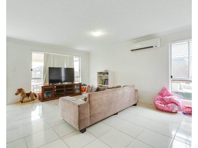 9 Ravensbourne Circuit, Waterford QLD 4133