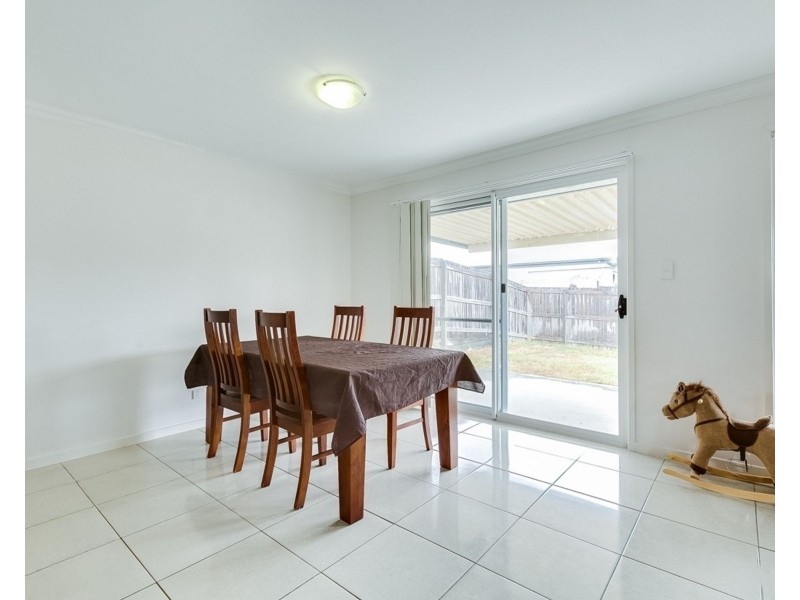 9 Ravensbourne Circuit, Waterford QLD 4133