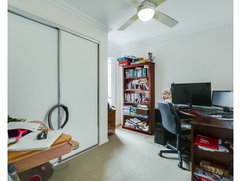 9 Ravensbourne Circuit, Waterford QLD 4133