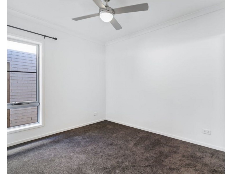 37 Slate Court, Logan Reserve QLD 4133