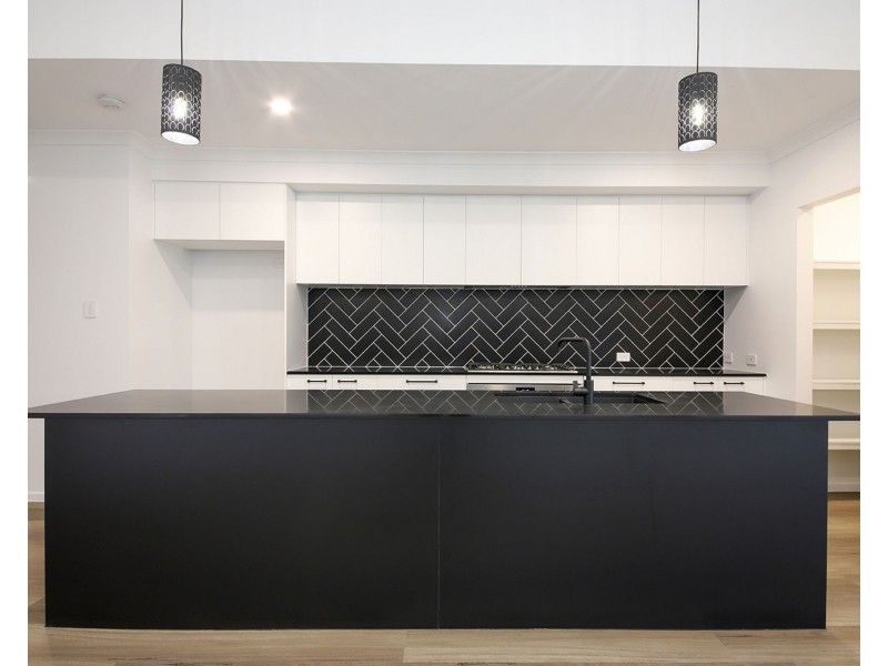 6 Fortis Crescent, Upper Kedron QLD 4055