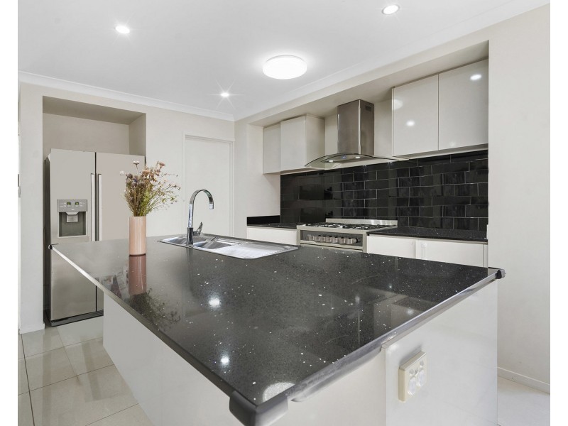 43 Tallwoods Circuit, Yarrabilba QLD 4207