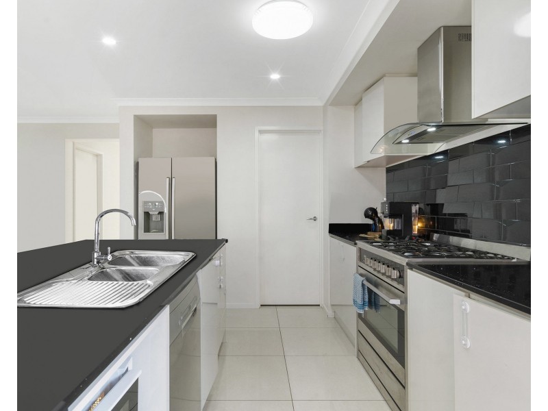 43 Tallwoods Circuit, Yarrabilba QLD 4207