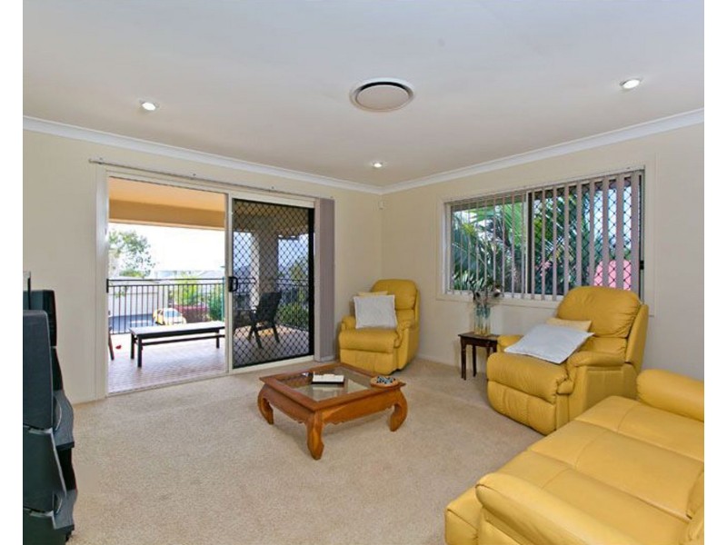 6 Bedarra Street, Redland Bay QLD 4165