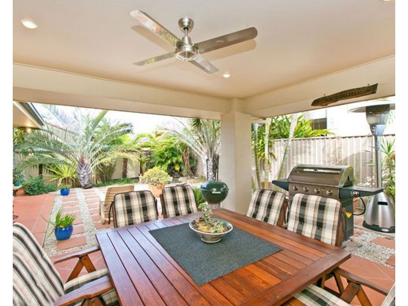 6 Bedarra Street, Redland Bay QLD 4165