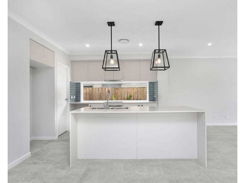 42 Tanzanite Street, Pallara QLD 4110