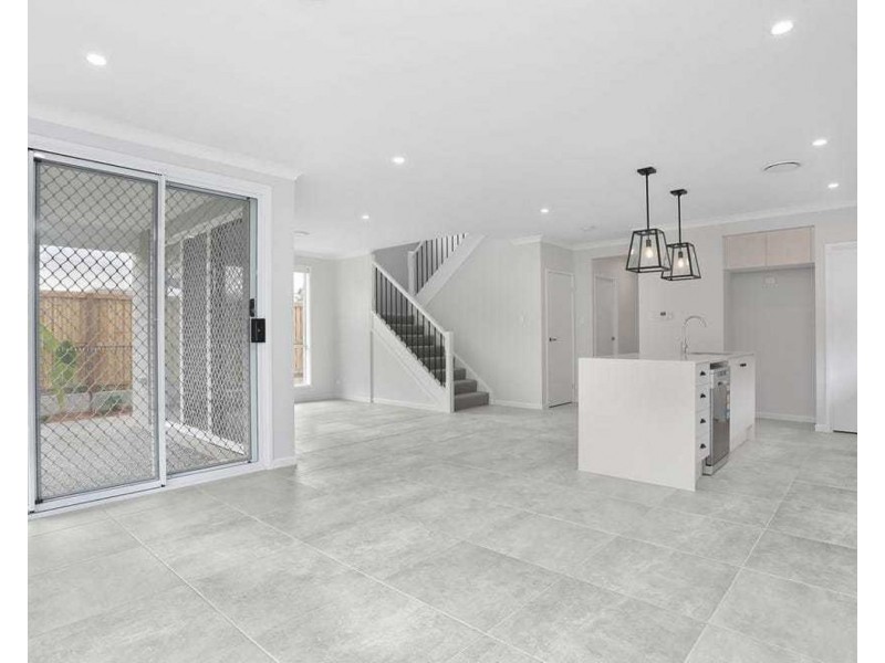 42 Tanzanite Street, Pallara QLD 4110