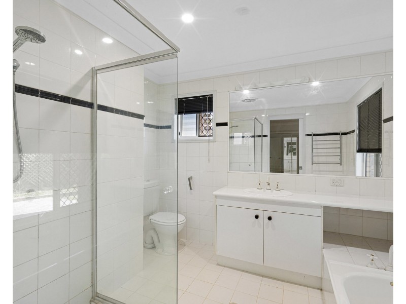 6 Perak Court, Tanah Merah QLD 4128