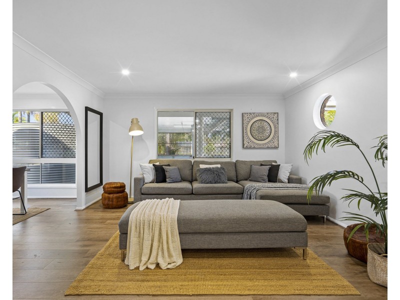 6 Perak Court, Tanah Merah QLD 4128