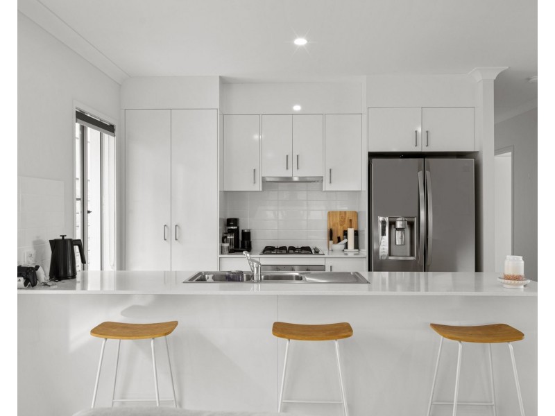 42 Jonas Circuit, Holmview QLD 4207