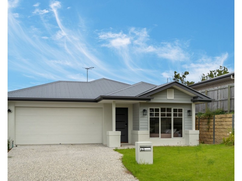42 Jonas Circuit, Holmview QLD 4207