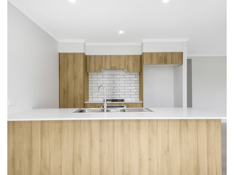 37 Trevi Circuit, Logan Reserve QLD 4133