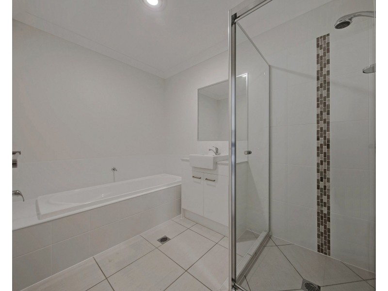 19 Avonmore Street, Edens Landing QLD 4207