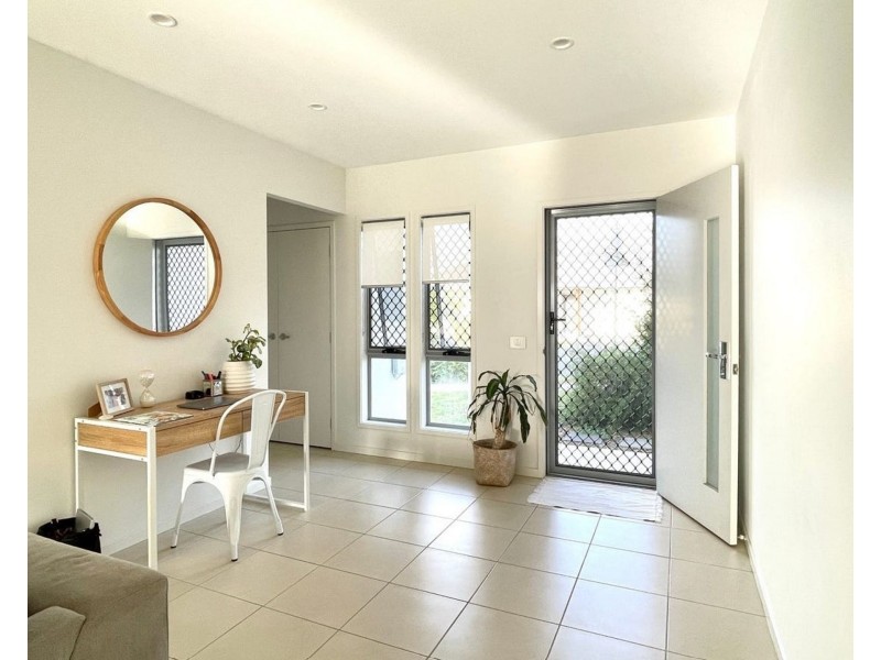 6 Mclean Street, Ripley QLD 4306