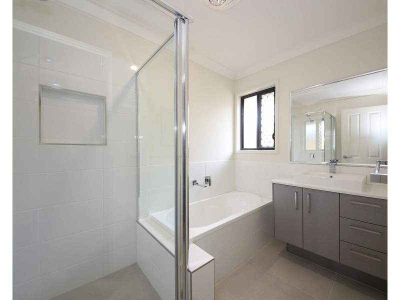 4 Delaway Street, Chambers Flat QLD 4133