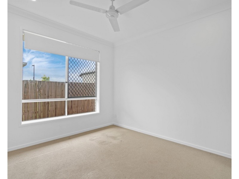 18 Bloomfield Esplanade, South Maclean QLD 4280