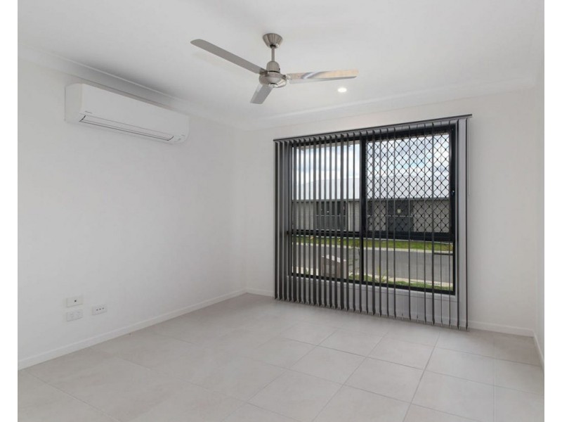 7 Norfolk Lane, Park Ridge QLD 4125