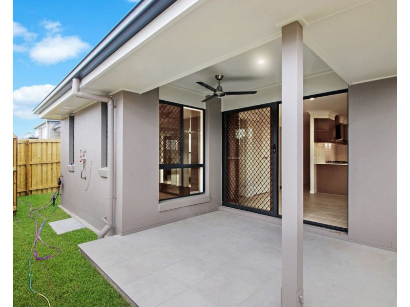 7 Norfolk Lane, Park Ridge QLD 4125