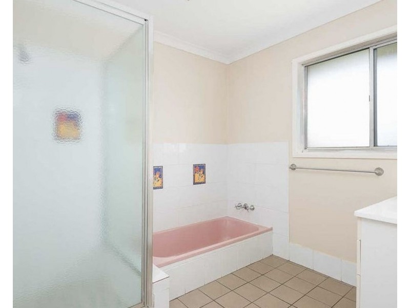 23 Valentia Street, Mansfield QLD 4122