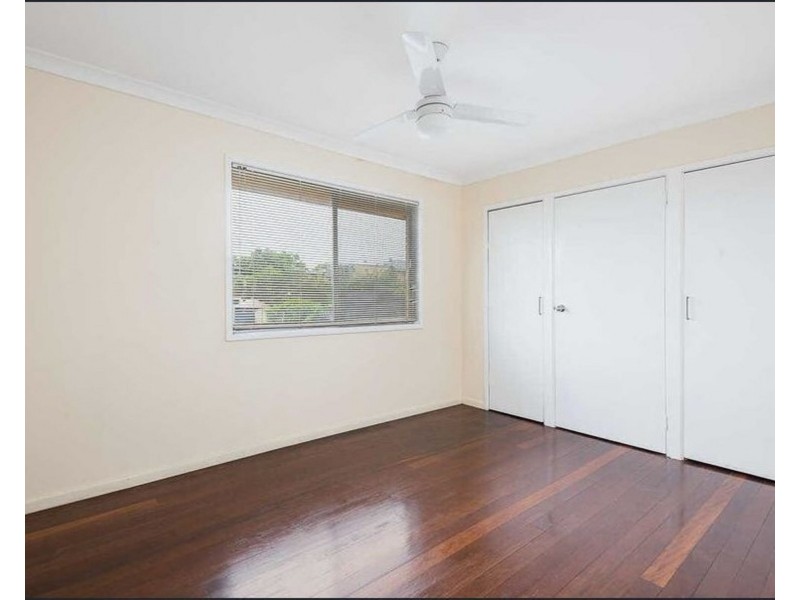 23 Valentia Street, Mansfield QLD 4122