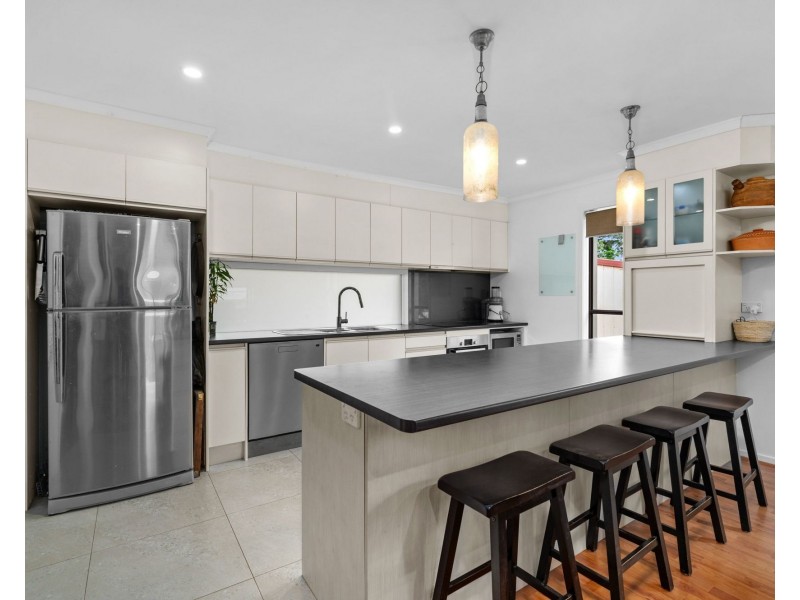 16 Hillside Drive, Daisy Hill QLD 4127