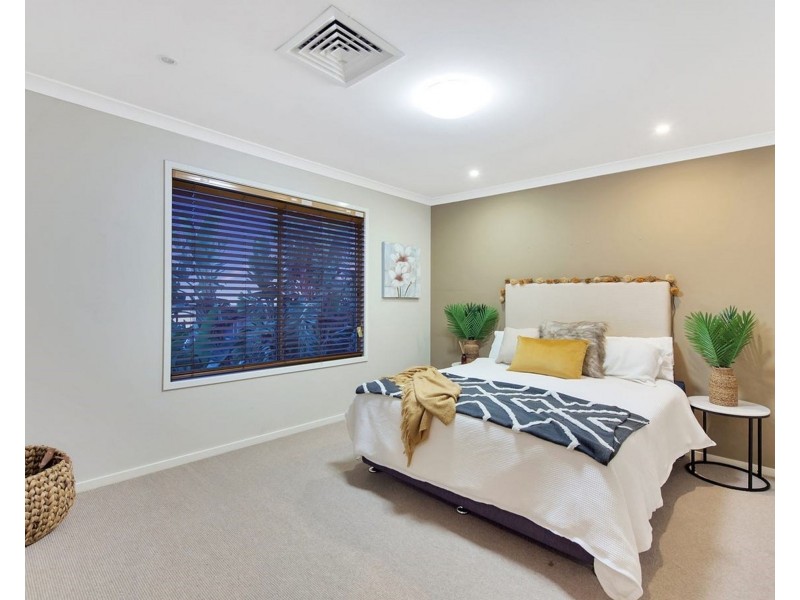15 Landsdowne Drive, Ormeau Hills QLD 4208