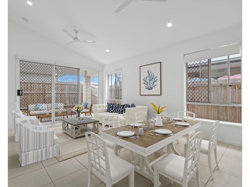 18 Bloomfield Esplanade, South Maclean QLD 4280