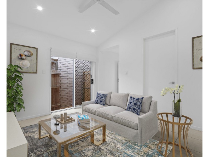 18 Bloomfield Esplanade, South Maclean QLD 4280