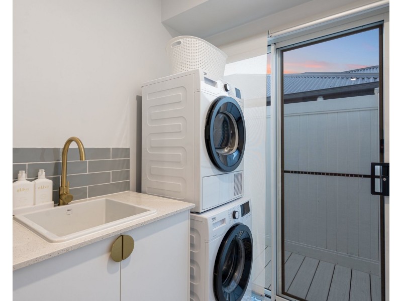 37 Flowers Drive, Coomera QLD 4209