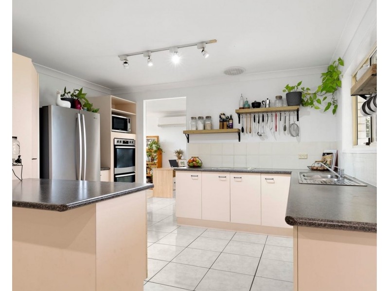 21 Hillside Circuit, Edens Landing QLD 4207