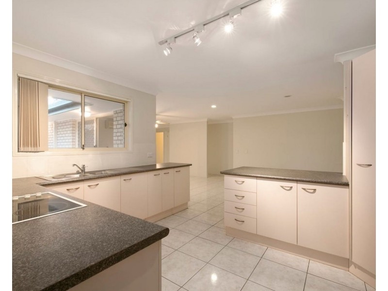 21 Hillside Circuit, Edens Landing QLD 4207