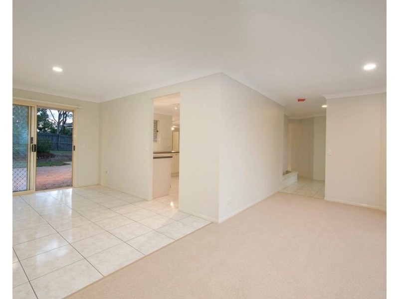 21 Hillside Circuit, Edens Landing QLD 4207