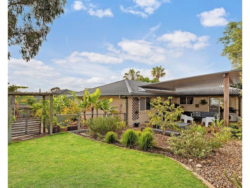 21 Hillside Circuit, Edens Landing QLD 4207