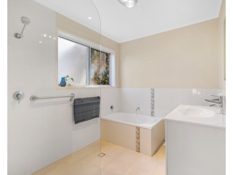 17 Manning court, Mount Warren Park QLD 4207