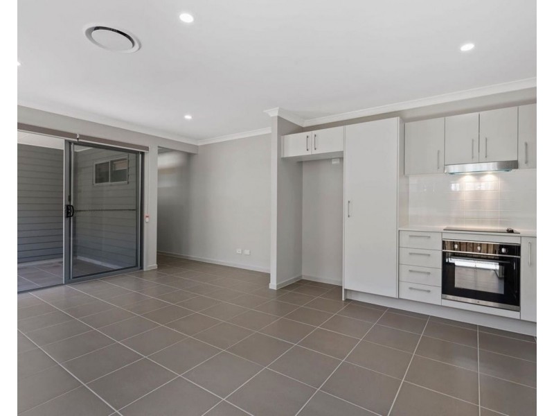 2/37 Bishampton Circuit, Logan Reserve QLD 4133