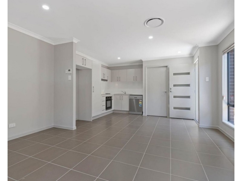 2/37 Bishampton Circuit, Logan Reserve QLD 4133
